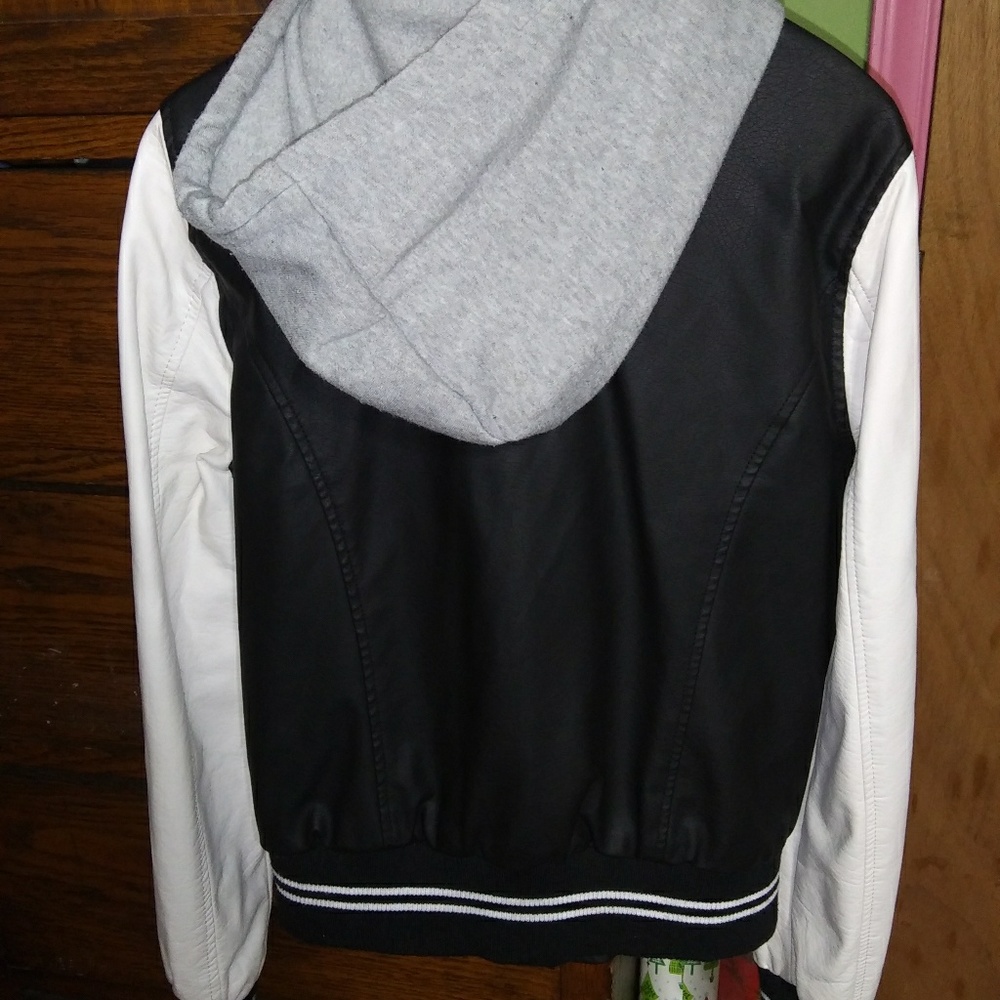 Jacket - Picture 3 of 4